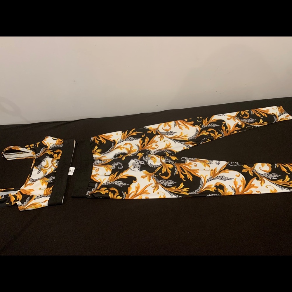 Versace Barocco print sports bra & leggings